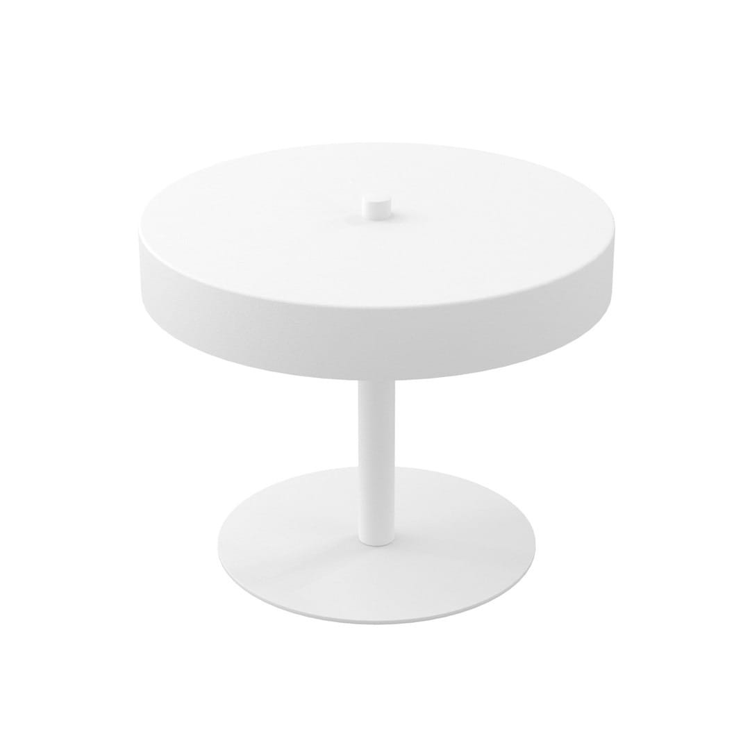 Lampa stołowa Nemo w kolorze białym, z okrągłym kloszem na cienkiej nodze i okrągłą podstawą. Wysoka, minimalistyczna konstrukcja, przeznaczona na dwie żarówki G9. Ujęcie frontalne, produkt na jednolitym tle.