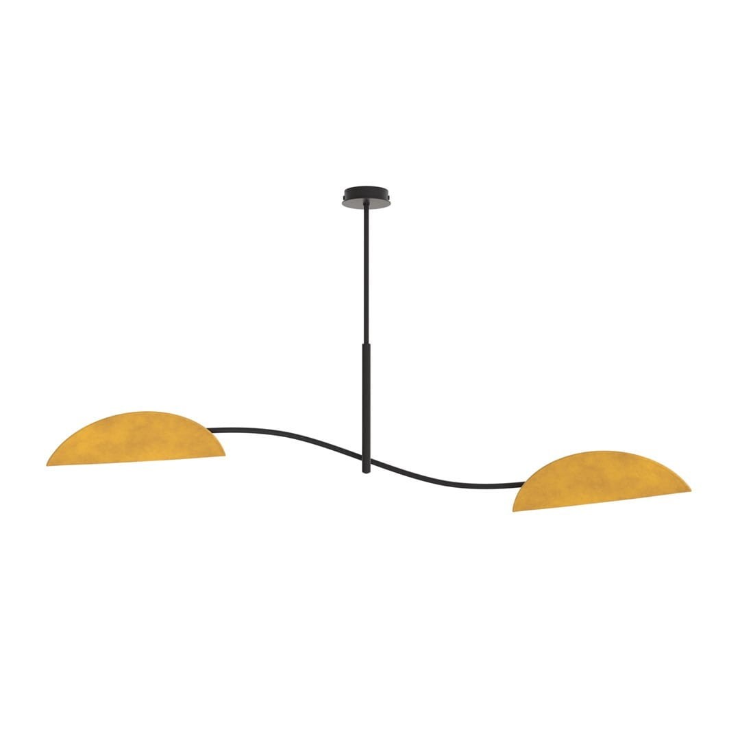 Lampa sufitowa Lotus z dwoma kloszami E14, w kolorze czarnym i pomarańczowym. Posiada minimalistyczny, falisty kształt, zawieszona na cienkim przewodzie, z okrągłym mocowaniem sufitowym. Tło białe, co podkreśla kontrast kolorów.