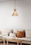 Lampa wisząca Rosalie w kolorze czarnym i brązowym z kloszem w kształcie stożka, wykonanym z materiału o teksturowanej strukturze. Zawieszona na cienkim przewodzie, w tle widoczna jasna ściana i narożnik sofy z poduszkami.
