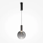 Lampa wisząca Nebula D20, czarna, z jedną diodą LED 4W. Okrągły klosz w przezroczystym szkle zawieszony na cienkim przewodzie, z metalowym mocowaniem. Ujęcie frontalne, na białym tle.
