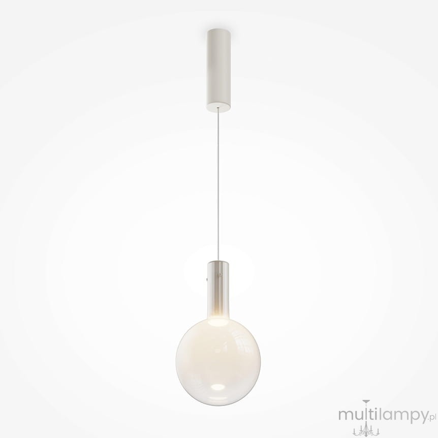 Lampa wisząca Nebula D20 z białym kloszem w kształcie kuli, zawieszona na cienkim przewodzie. Metalowy uchwyt w kolorze srebrnym. Źródło światła LED o mocy 4W. Prosty design na neutralnym tle.