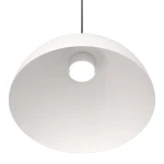 Lampa wisząca Lunaro L w kolorze białym z czarnym przewodem, o okrągłym kloszu z otworem w centralnej części. Klosz ma gładką, matową powierzchnię, a jego kształt jest lekko wypukły. Przeznaczona do użycia z żarówką GX53.