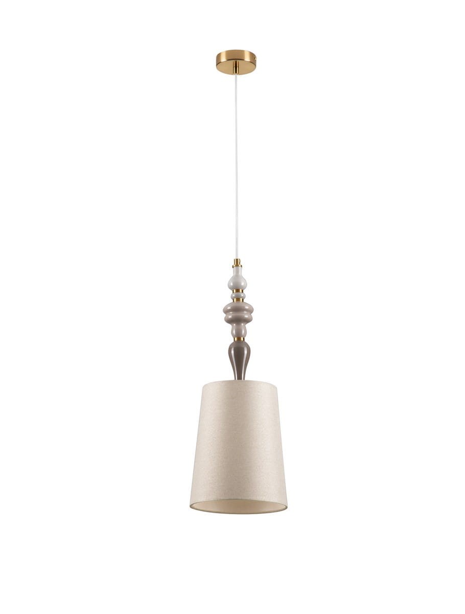 Lampa wisząca Alem d22 w kolorze antycznego mosiądzu z beżowym kloszem. Produkt zawieszony na białym przewodzie, z dekoracyjnym elementem w kolorze szarym. Kształt klosza stożkowaty, z otwartym dnem. Przeznaczona na żarówkę E27.