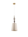Lampa wisząca Alem d22 w kolorze antycznego mosiądzu z beżowym kloszem. Produkt zawieszony na białym przewodzie, z dekoracyjnym elementem w kolorze szarym. Kształt klosza stożkowaty, z otwartym dnem. Przeznaczona na żarówkę E27.