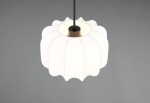 Lampa wisząca Madeline D25 w kolorze czarnym i białym, z kloszem w kształcie kwiatu. Zawieszona na cienkim, czarnym przewodzie. Widoczny gwint E27 wewnątrz klosza. Tło szare, prosty styl, idealna do nowoczesnych wnętrz.