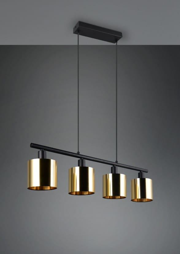 Lampa wisząca Jason z czterema metalowymi kloszami w kolorze złotym na czarnej konstrukcji, zawieszona na trzech linkach. Klosze mają cylindryczny kształt, a całość zamontowana jest na prostokątnej podstawie.