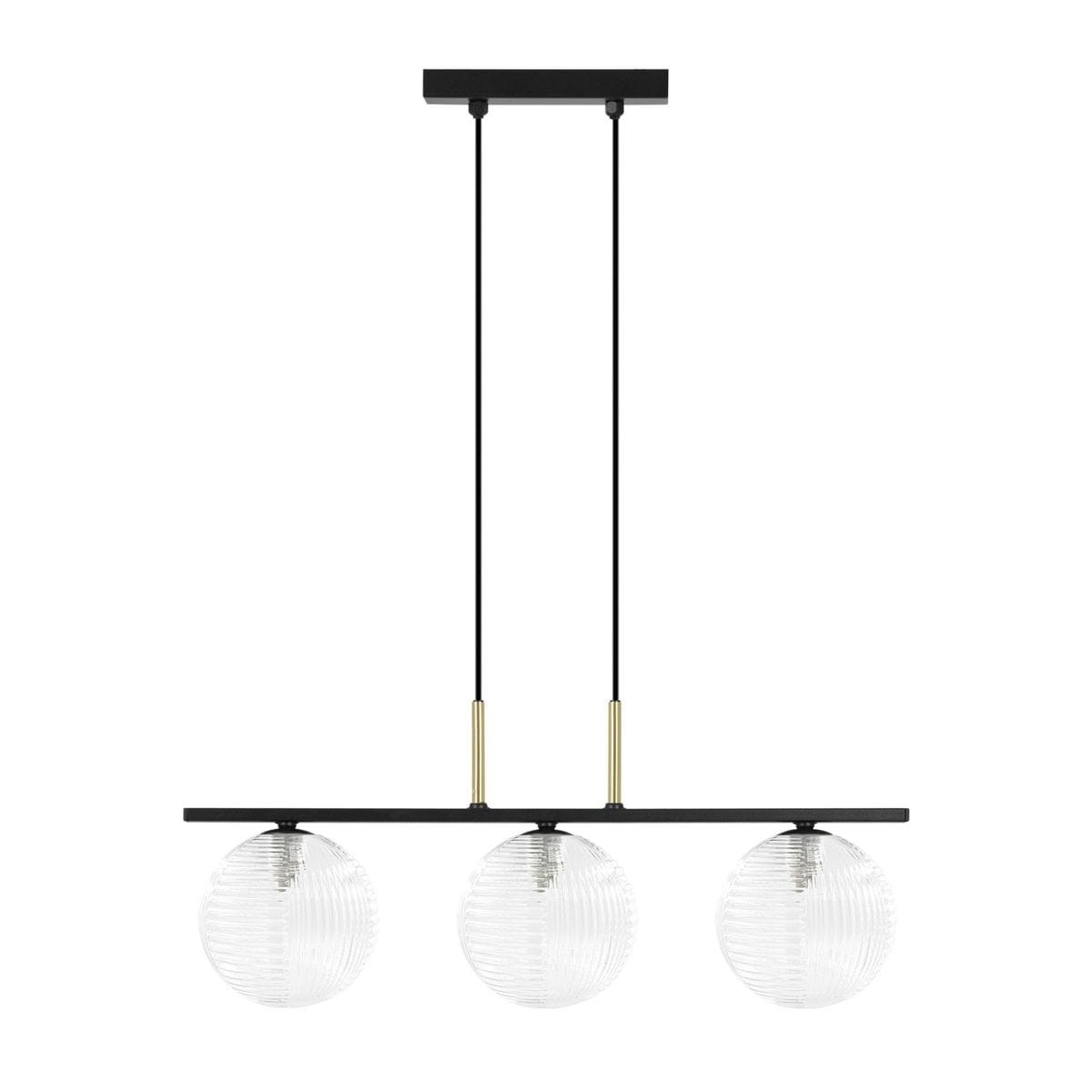 Lampa wisząca Aura z trzema okrągłymi kloszami w kolorze transparentnym, zawieszona na czarnych linkach. Metalowa podstawa w kolorze czarnym z dekoracyjnymi złotymi elementami. Klosze mają fakturę w pionowe prążki.