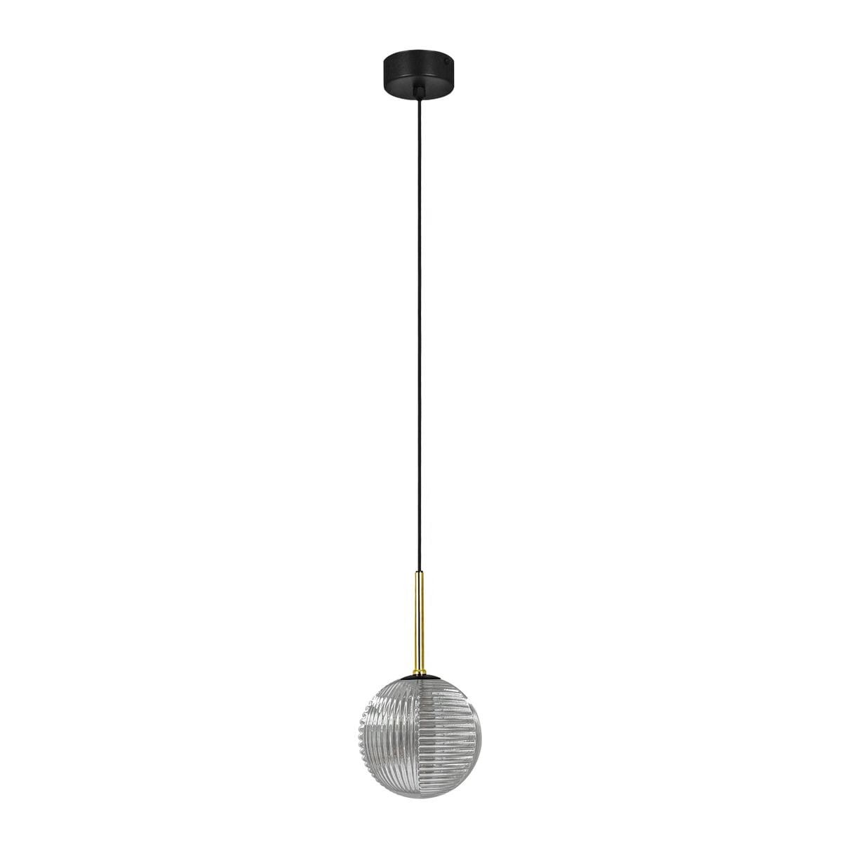Lampa wisząca Fado w kolorze czarnym i grafitowym, z pojedynczym źródłem światła G9. Okrągła, teksturowana klosz ze szkła, zawieszona na cienkim czarnym przewodzie. Metalowa, złota podstawka łączy klosz z sufitem.