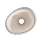 Biała lampa sufitowa Stone D40 z oprawą na żarówkę E27, o owalnym kształcie z delikatną, teksturowaną powierzchnią. Widok z góry, z centralnym otworem na źródło światła.