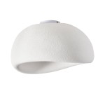 Lampa sufitowa Stone D40 w kolorze białym, z jedną oprawą E27. Posiada zaokrąglony, teksturowany klosz o matowej powierzchni, zamontowana pod kątem, idealna do nowoczesnych wnętrz.
