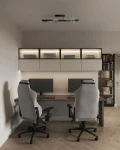 Lampa sufitowa Parma 4xG9 w kolorze czarnym z transparentnymi kloszami, zamontowana na suficie w biurze, o nowoczesnym designie. Widoczne dwa krzesła biurowe i dwa monitory na drewnianym biurku.