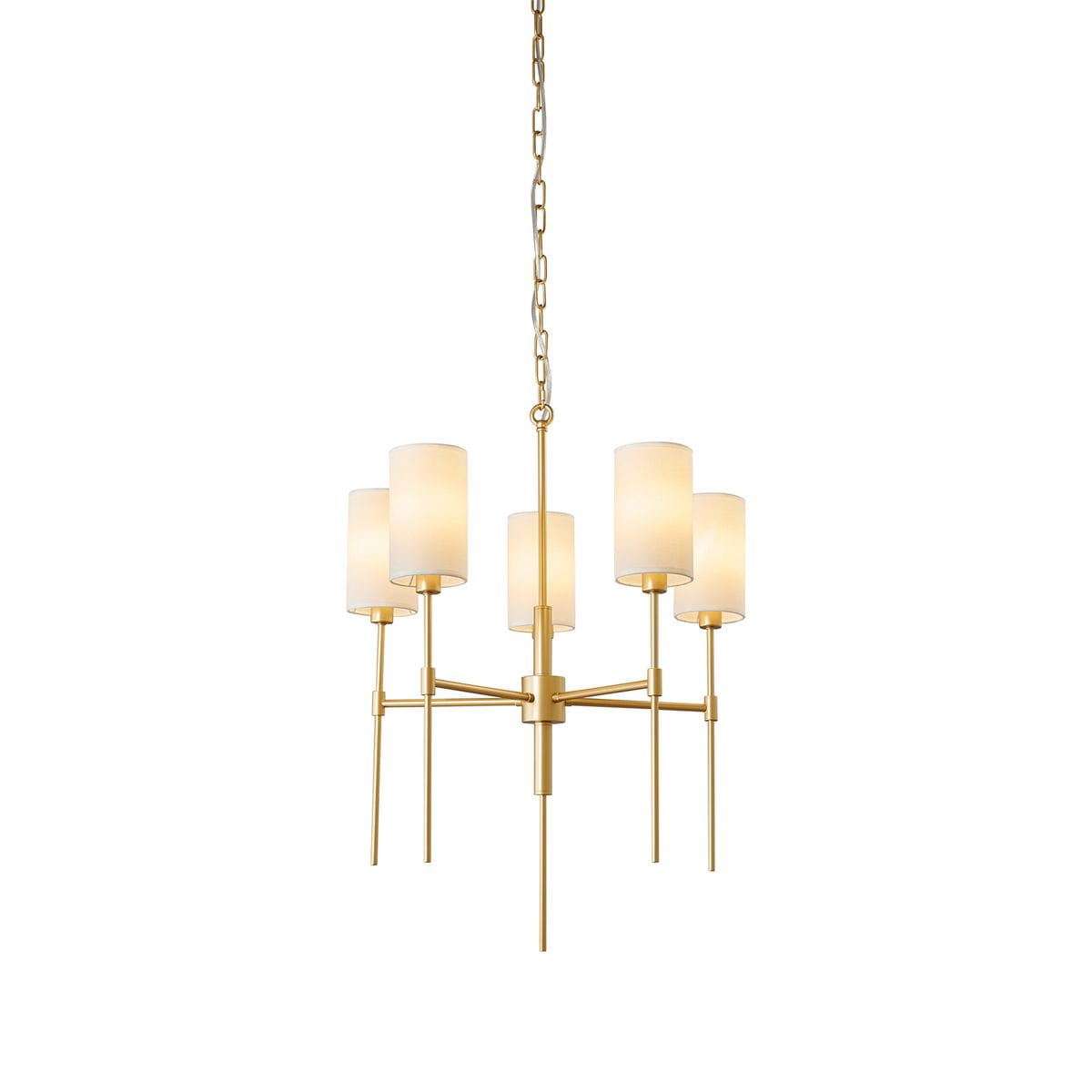 Lampa wisząca Darling 5xE14 w kolorze złotym, z pięcioma cylindrycznymi kloszami z matowego szkła. Produkt zawieszony na łańcuchu, z minimalistycznym designem, idealny do nowoczesnych wnętrz.
