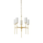 Lampa wisząca Darling w kolorze złotym, z pięcioma kloszami w białym kolorze. Kształt cylindryczny, zamontowana na długim łańcuchu. Prosta, nowoczesna konstrukcja idealna do różnych wnętrz.
