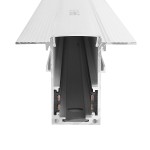 Szyna magnetyczna podtynkowa gips-karton o długości 200 cm, biała, z widocznym przekrojem. Materiał aluminiowy, z gładką fakturą. Wnętrze zawiera elementy do montażu, a krawędzie mają delikatne rowki. Ujęcie z przodu, ukazujące detale konstrukcji.