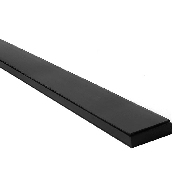 Czarna szyna magnetyczna SLIM natynkowa o długości 200 cm, prostokątna, z gładką, matową powierzchnią. Ujęcie z boku, ukazuje jej minimalistyczny design i solidną konstrukcję. Idealna do montażu na ścianie.