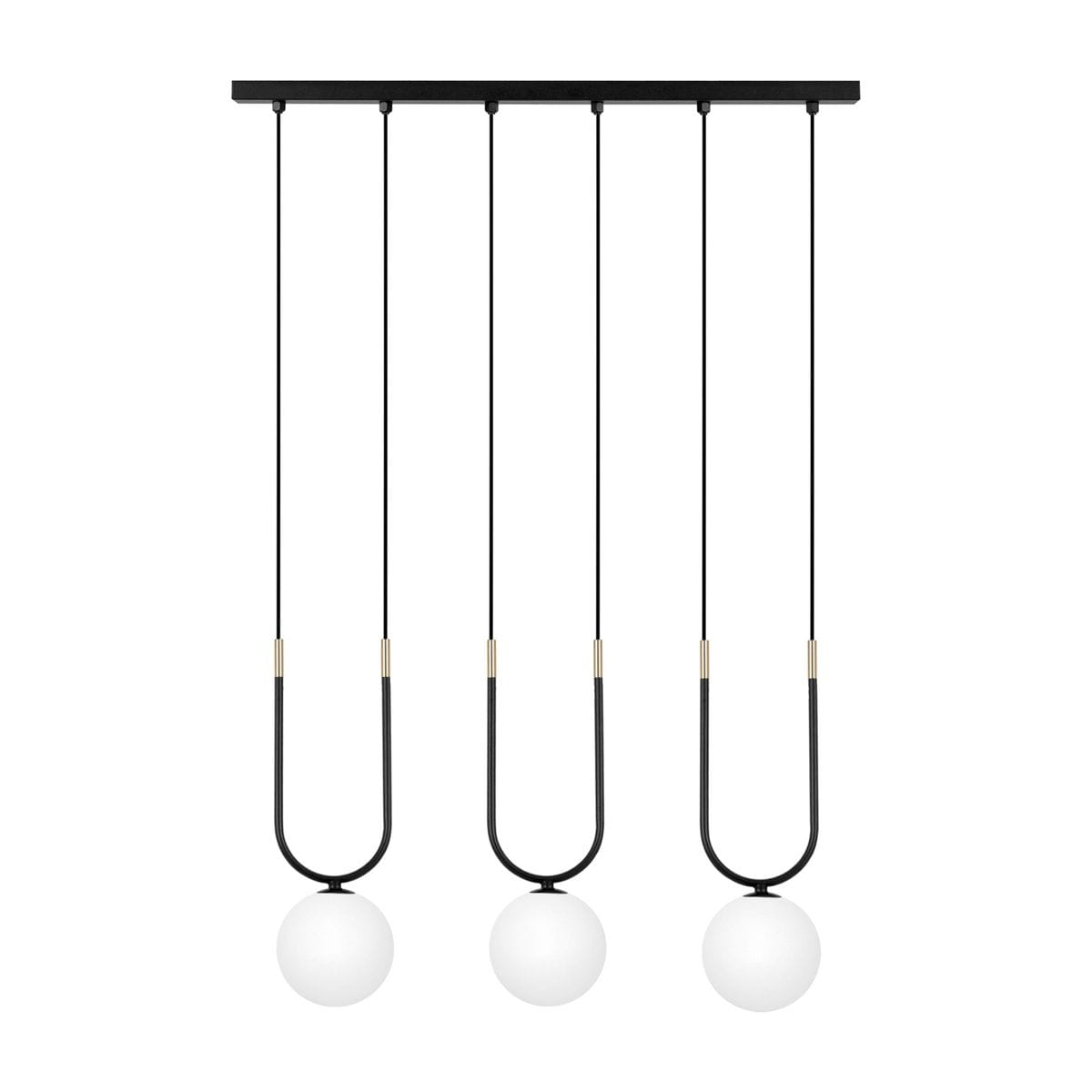 Lampa wisząca Enzo z trzema kulistymi kloszami w białym kolorze, zawieszona na czarnych kabelkach. Metalowa podsufitka w kolorze czarnym, z delikatnymi złotymi akcentami. Produkt w pozycji wiszącej, idealny do nowoczesnych wnętrz.