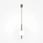 Lampa wisząca LED The Sixth Sense o mocy 7W i temperaturze barwowej 3000K, z mosiężnym wykończeniem. Okrągła, biała oprawa zawieszona na cienkim, czarnym przewodzie, z mosiężnym elementem montażowym u góry.