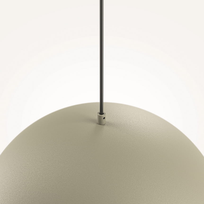 Lampa wisząca Basic Color w kolorze szarym, z metalowym zawieszeniem, o okrągłej, matowej czaszy. Widok z góry, ukazujący detale mocowania. Idealna do nowoczesnych wnętrz.