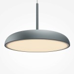 Lampa wisząca LED Gerhard o mocy 26W i temperaturze barwowej 3000K, w kolorze szarym. Posiada okrągły, płaski klosz z matowego materiału, zawieszona na cienkim, metalowym przewodzie.