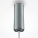 Lampa wisząca LED Gerhard o mocy 26W i barwie światła 3000K, w szarym kolorze, o cylindrycznym kształcie. Ujęcie frontalne, zawieszona na cienkim przewodzie, na jasnym tle.