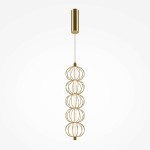 Lampa wisząca LED Golden Cage o mocy 17W i temperaturze barwowej 3000K w kolorze złotym. Posiada sześć okrągłych elementów w formie ażurowych kul, zawieszonych na cienkim kablu, montowana na sufitowej podstawie w złotym wykończeniu.