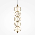 Lampa wisząca LED Golden Cage o mocy 17W i barwie 3000K, w złotym kolorze, składająca się z czterech okrągłych elementów. Ujęcie frontalne, zawieszona na cienkim przewodzie, na jednolitym tle.