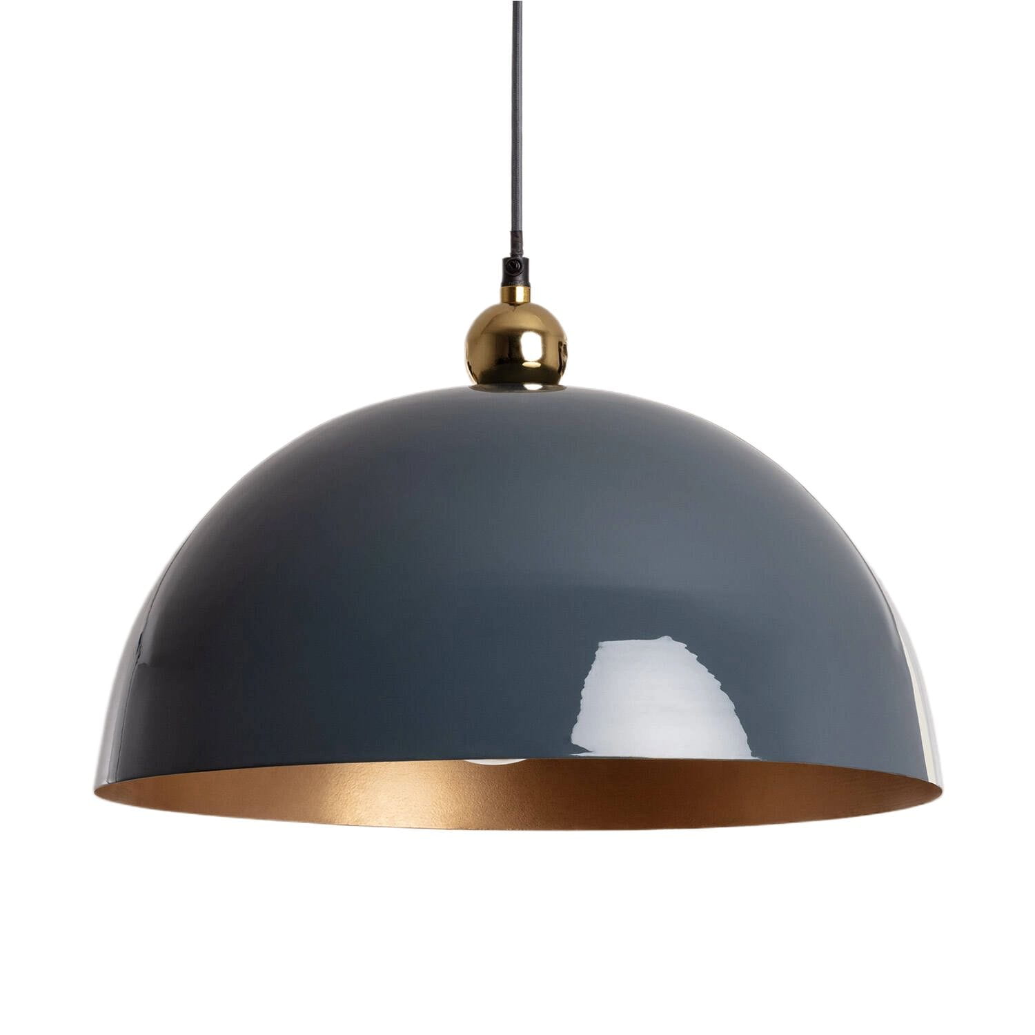 Lampa wisząca Tramoto 1xE27 w kolorze niebieskim z metaliczną złotą wewnętrzną stroną klosza. Kształt półkulisty, zawieszona na cienkim przewodzie, z dekoracyjnym złotym mocowaniem u góry. Idealna do nowoczesnych wnętrz.