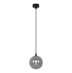 Lampa wisząca Dori 1xG9 w kolorze czarnym z grafitowym kloszem w kształcie kuli. Produkt zawieszony na długim, czarnym przewodzie, z metalowym mocowaniem do sufitu. Szklany klosz w transparentnym odcieniu, ujawniający źródło światła.