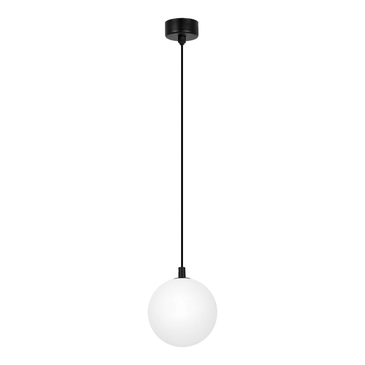 Czarna lampa wisząca Aspen z białym, okrągłym kloszem z mlecznego szkła. Produkt zawieszony na cienkim kabelku, z minimalistycznym, okrągłym mocowaniem sufitowym. Idealna do nowoczesnych wnętrz.