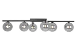 Lampa sufitowa Paxi z sześcioma oprawami G9, w kolorze czarnym i grafitowym. Szklane klosze w kształcie kul, zawieszone na prostokątnej, metalowej konstrukcji. Ujęcie frontalne, lampa zamontowana na suficie.