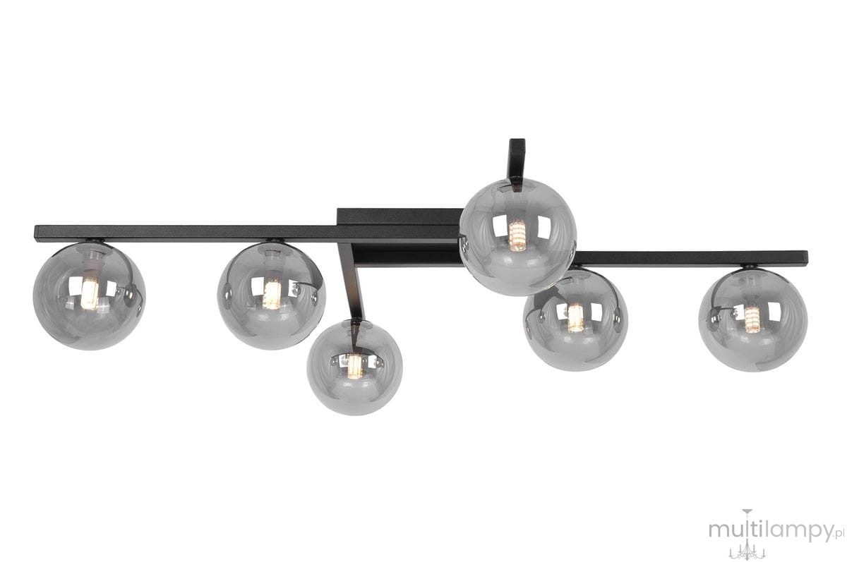 Lampa sufitowa Paxi w kolorze czarnym i grafitowym, z sześcioma okrągłymi, szklanymi kloszami w odcieniu szaro-przezroczystym, zamontowana na prostokątnej podstawie. Ujęcie z przodu, pokazujące wszystkie klosze oraz ich rozmieszczenie.