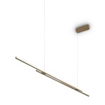 Lampa wisząca LED Halo 150 w mosiężnym kolorze, o długości 150 cm i mocy 48W. Prosta, prostokątna konstrukcja zawieszona na cienkich linkach, z zamontowanym na suficie modułem. Tło białe, co podkreśla elegancki design lampy.