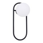 Kinkiet Finestra 1xE27 w kolorze czarnym i białym, z okrągłą, matową żarówką. Ujęcie z boku, prezentujące minimalistyczny design z metalowym stelażem w formie elipsy. Idealny do nowoczesnych wnętrz.