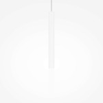 Lampa wisząca LED Pro Shade, cylindryczna, biała, o długości średniej, zawieszona na cienkim przewodzie. Emituje światło o temperaturze 4000K, przeznaczona do nowoczesnych wnętrz. Tło proste, białe.