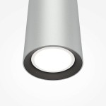 Lampa wisząca Pro Focus 1xGU10 w kolorze srebrnym, o cylindrycznym kształcie z matową powierzchnią, widoczna z dołu. Wewnątrz znajduje się okrągły klosz, który emituje światło, na jasnym tle.