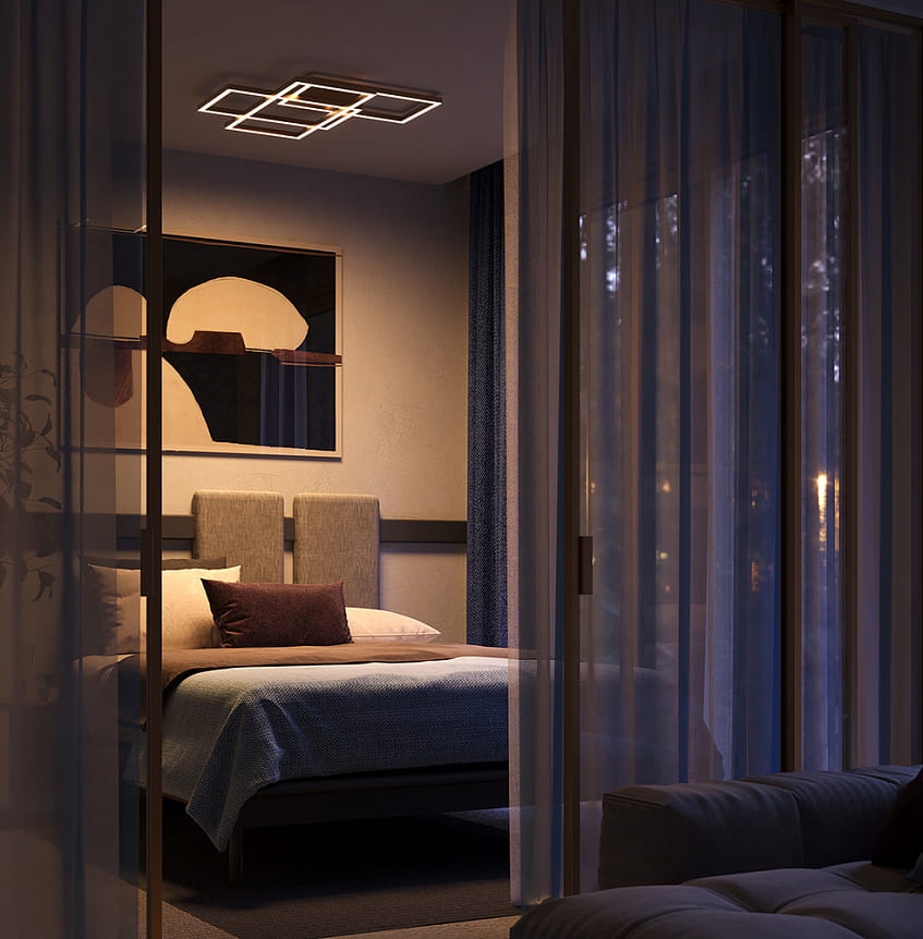 Lampa sufitowa LED Rida w kolorze złotym, o mocy 78W, z nowoczesnym designem w formie czterech połączonych kwadratów. Zawieszona w sypialni, oświetla przestrzeń nad łóżkiem, w otoczeniu zasłon i dekoracji ściennych.