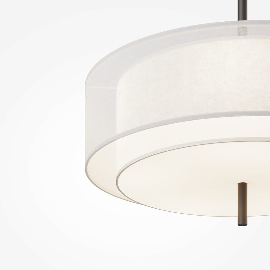 Lampa wisząca Bergamo w białym kolorze, z pięcioma miejscami na żarówki E27. Składa się z dwóch okrągłych kloszy – zewnętrznego z przezroczystego materiału i wewnętrznego z matowego szkła. Wisi na smukłym, ciemnym uchwycie.