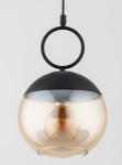 Lampa wisząca Sitro 20, z czarnym metalowym wykończeniem i bursztynowym kloszem w kształcie kuli. Posiada okrągły uchwyt, pojedyncze źródło światła E27 i nowoczesny design. Zawieszona w centralnej pozycji na jednolitym tle.