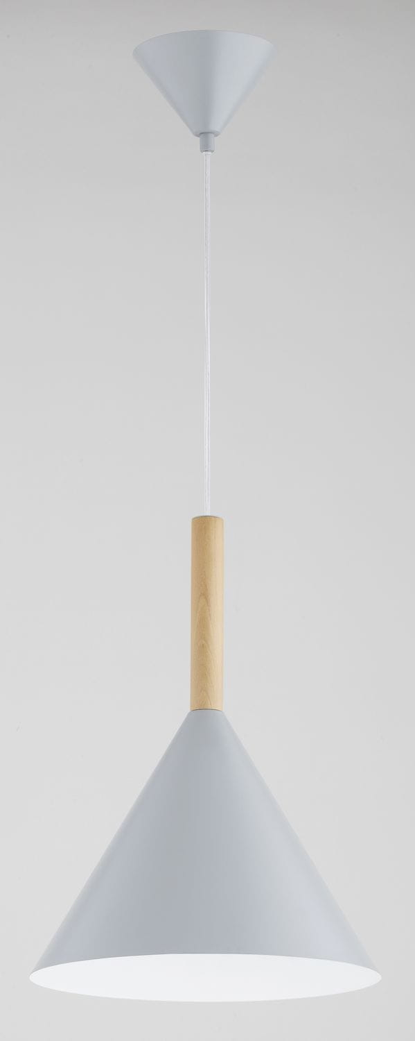 Lampa wisząca Fuks z metalowym, szarym kloszem w kształcie stożka oraz drewnianą, okrągłą częścią łączącą. Zawieszona na przezroczystym przewodzie, idealna do nowoczesnych wnętrz. Wymiary nieokreślone.
