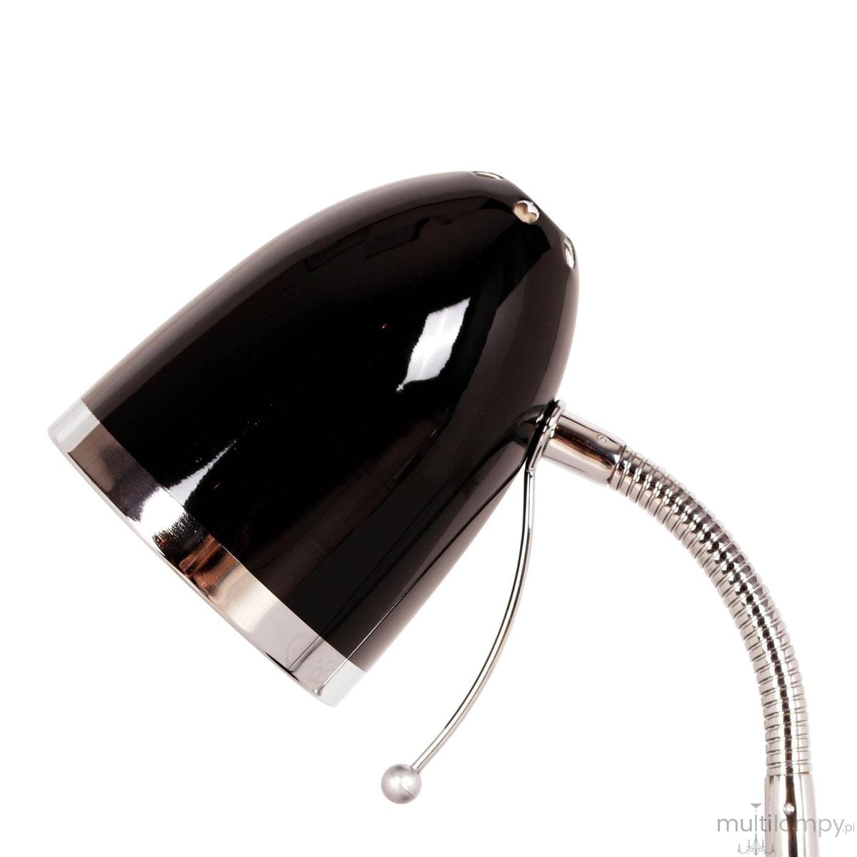 Lampka biurkowa Kajtek 1xE27 w kolorze czarnym, z błyszczącym kloszem i metalowymi detalami. Posiada elastyczne ramię, umożliwiające regulację kąta oświetlenia. Widoczny jest również chromowany element przy przełączniku.