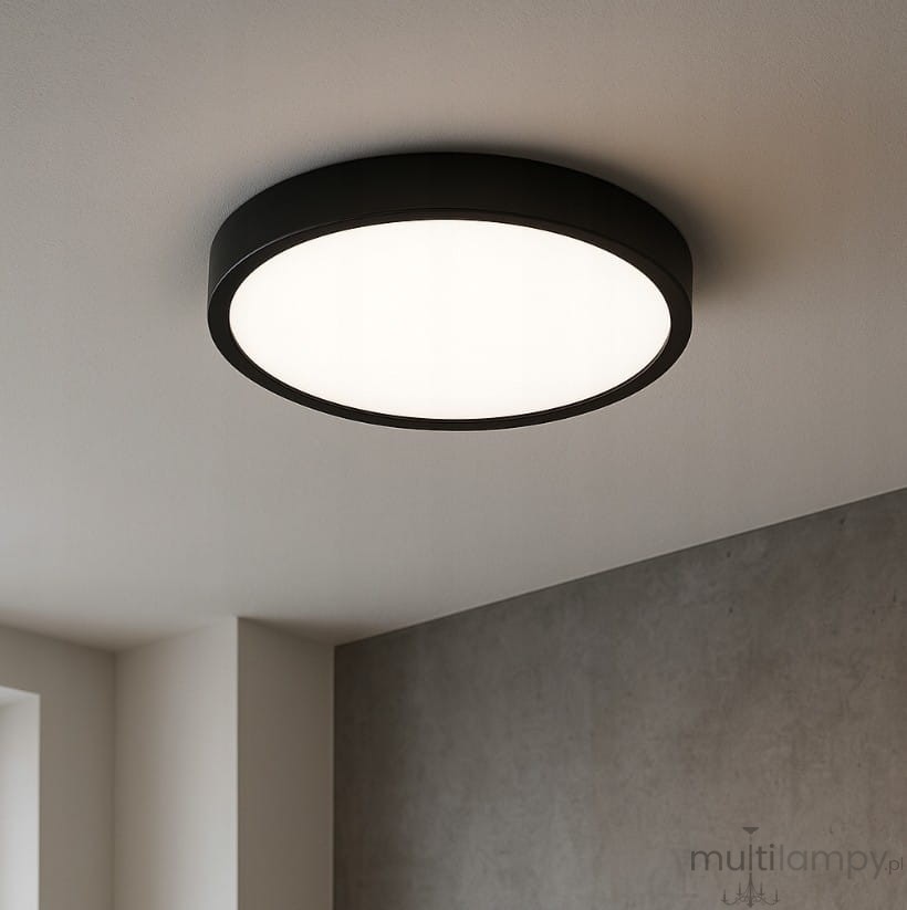 Plafon LED Luvo w kolorze czarnym o średnicy 27,5 cm i mocy 18W, oświetlenie w barwie 4000K, zamontowany na suficie. Okrągły kształt z białym kloszem, idealny do nowoczesnych wnętrz. Ochrona IP44 zapewnia odporność na wilgoć.