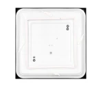 Plafon Luvo D29,5 w kolorze czarnym, kwadratowy, z podwójnym gniazdem E27, IP44. Widoczna biała, teksturowana powierzchnia lampy z mocowaniami. Produkt ukazany z góry, w pozycji leżącej, bez dodatkowych dekoracji.