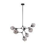 Lampa wisząca Ferral z ośmioma oprawami E27, w kolorze czarnym z dymionymi kloszami. Produkt zawieszony na cienkim, czarnym przewodzie, z nowoczesnym układem kloszy w różnych kierunkach. Tło proste, białe.