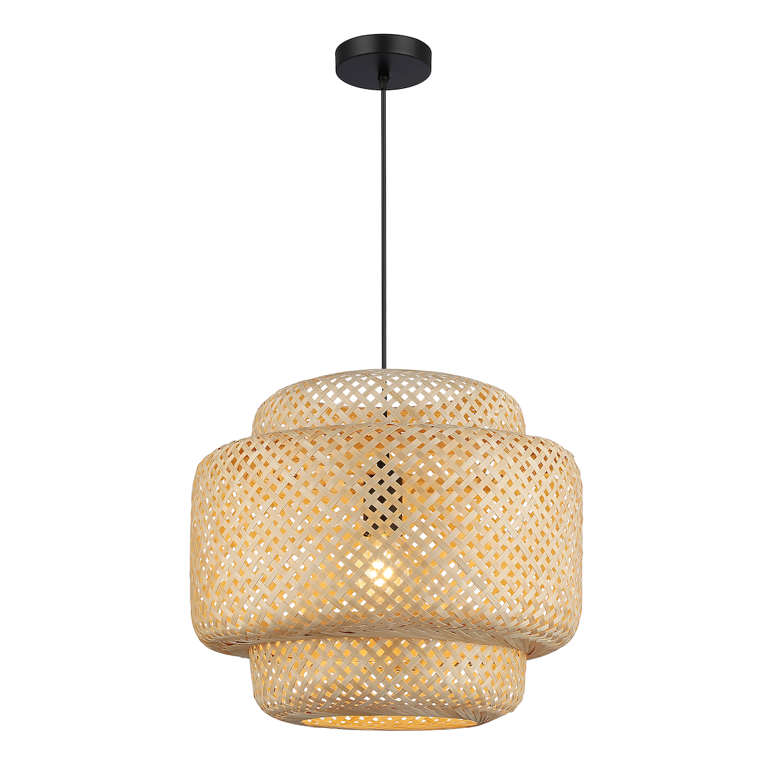 Lampa wisząca Hestia z kloszem w kolorze bambusowym, o dekoracyjnej, ażurowej strukturze, zawieszona na czarnym przewodzie. Klosz ma kształt dwóch połączonych cylindrów, tworząc nowoczesny element oświetleniowy.