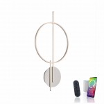 Lampa sufitowa Q-arkoa w kolorze srebrnym, z pilotem, z dwoma diodami LED o mocy 36W. Posiada nowoczesny, minimalistyczny design z okrągłym elementem oraz prostymi liniami. Montowana na ścianie.