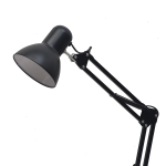 Czarna lampa biurkowa Nexa z metalowym kloszem w formie czaszy, na regulowanym ramieniu. Widoczna sprężyna oraz mocowanie. Klosz skierowany w dół, lampa w pozycji stojącej. Idealna do oświetlenia biurka lub stanowiska pracy.