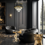 Lampa wisząca Cristal 5xE14 w kolorze złotym, z metalowym abażurem i kryształowymi elementami, zawieszona w eleganckim wnętrzu. Stojące czarne fotele i złote stoliki w tle na ciemnym marmurowym podłożu.