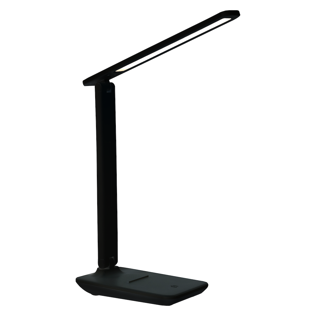Czarna lampa biurkowa LED 5W CCT, z płaskim, prostokątnym podstawą i smukłym, regulowanym ramieniem. Główna część oświetleniowa w formie długiego paska, ustawiona pod kątem, idealna do pracy przy biurku.