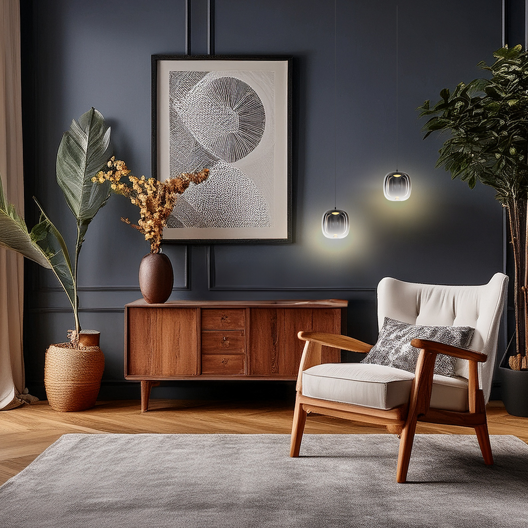 Lampa wisząca LED Vaso 2 l w kolorze czarnym z dymionym kloszem, o mocy 4W i temperaturze barwowej 3000K, zawieszona w aranżacji wnętrza z drewnianymi meblami i roślinnością. Dwa klosze emitują ciepłe światło, tworząc przytulną atmosferę.