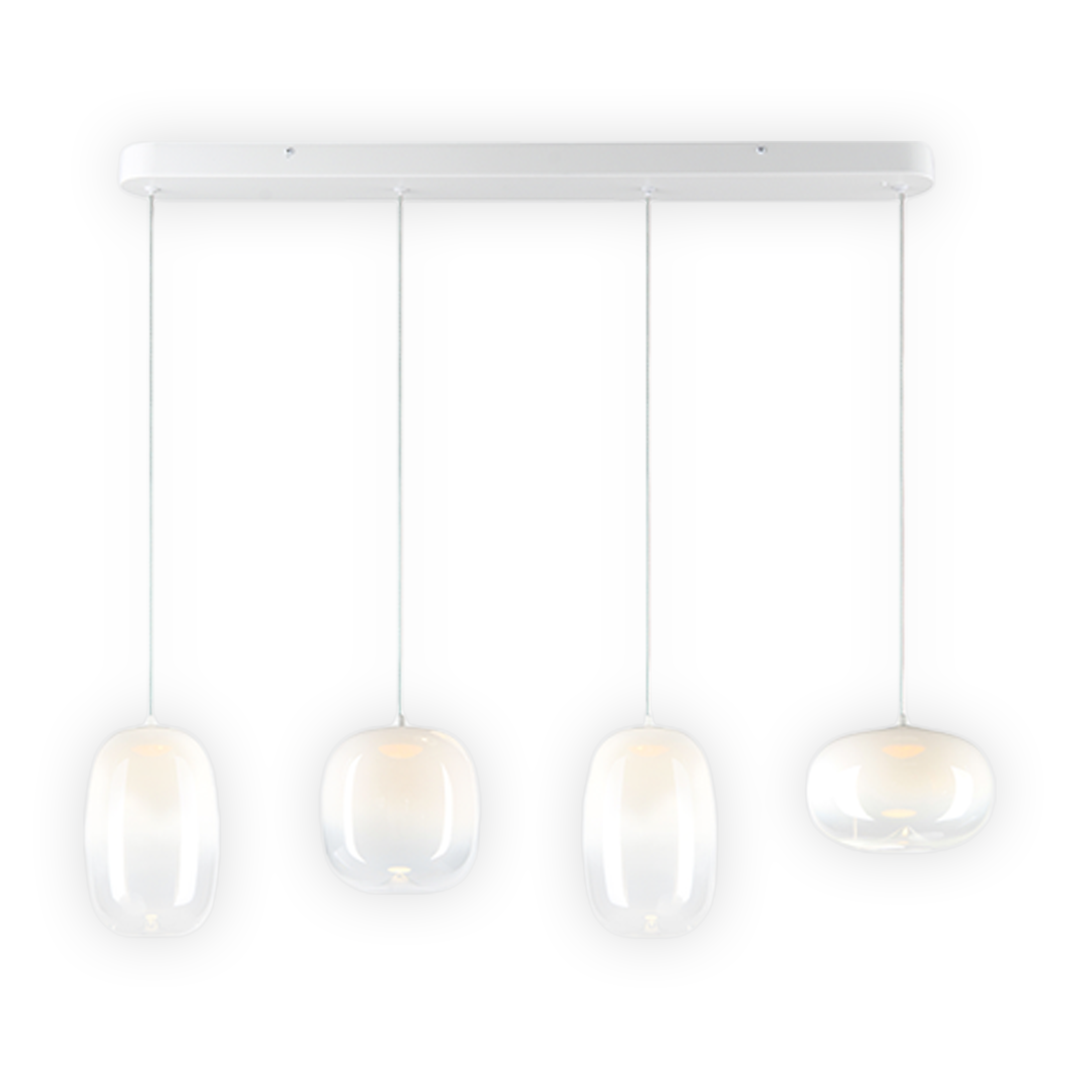 Lampa wisząca LED Vaso 15W 3000K w białej kolorystyce, składająca się z czterech szklanych kloszy o różnych kształtach, zawieszona na białym stelażu. Klosze emitują ciepłe, białe światło, zawieszone na cienkich linkach.